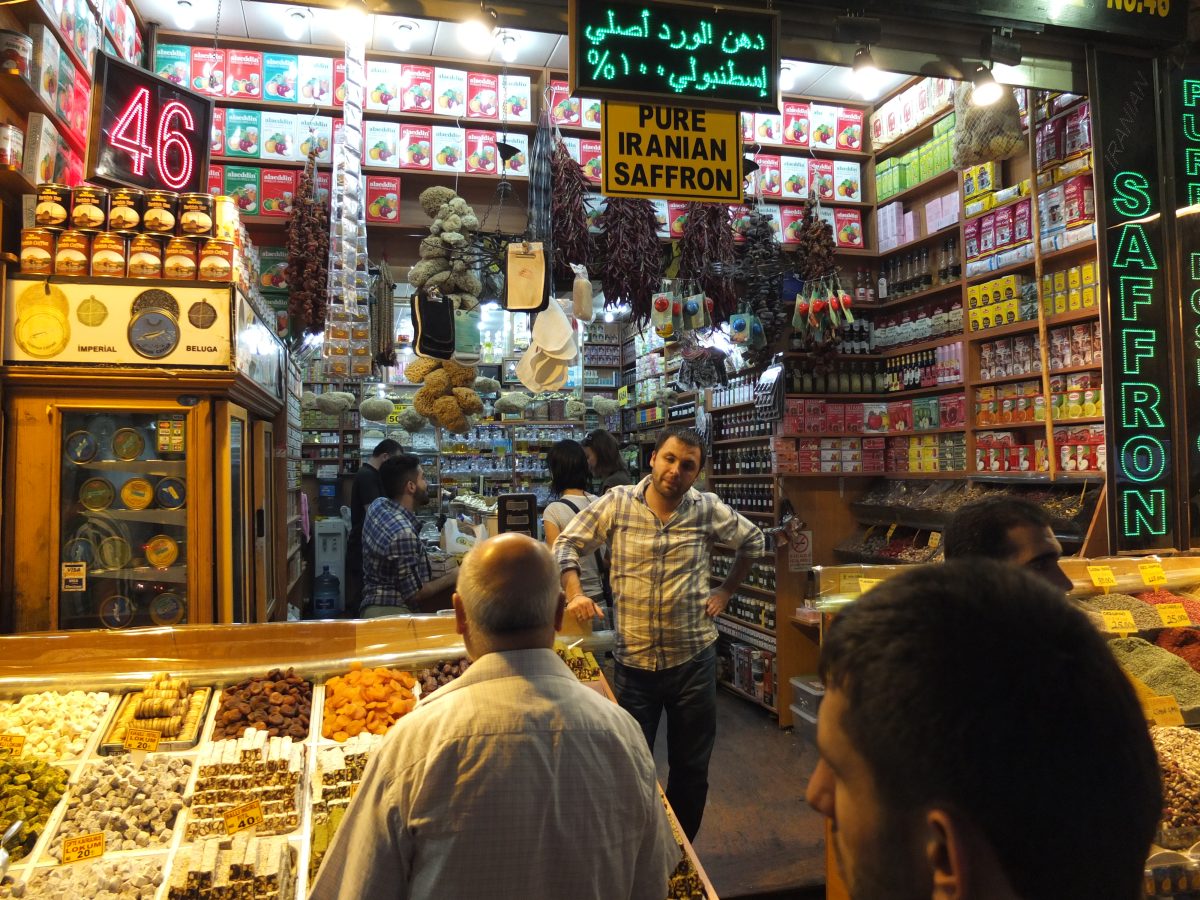 ação iraniano no souk de Istambul