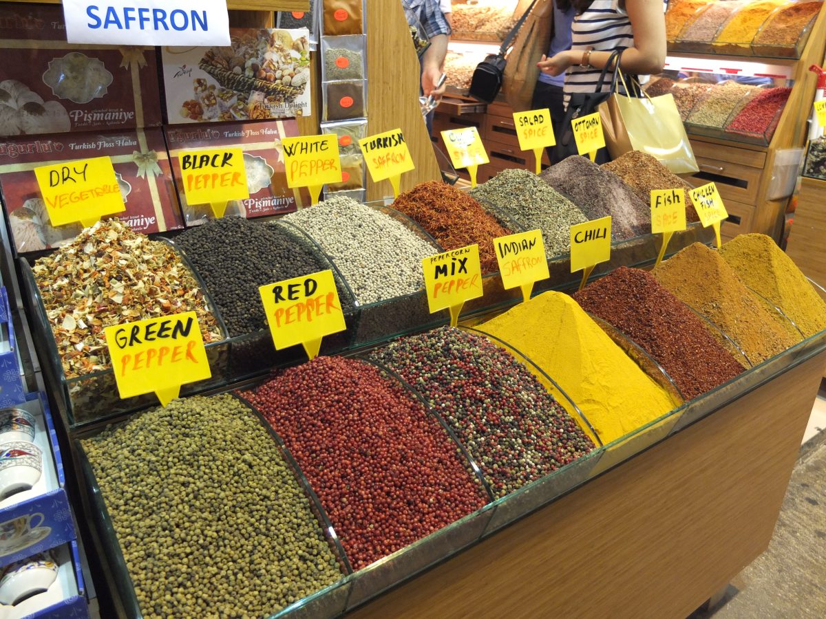 pimenta e açafrão no souk