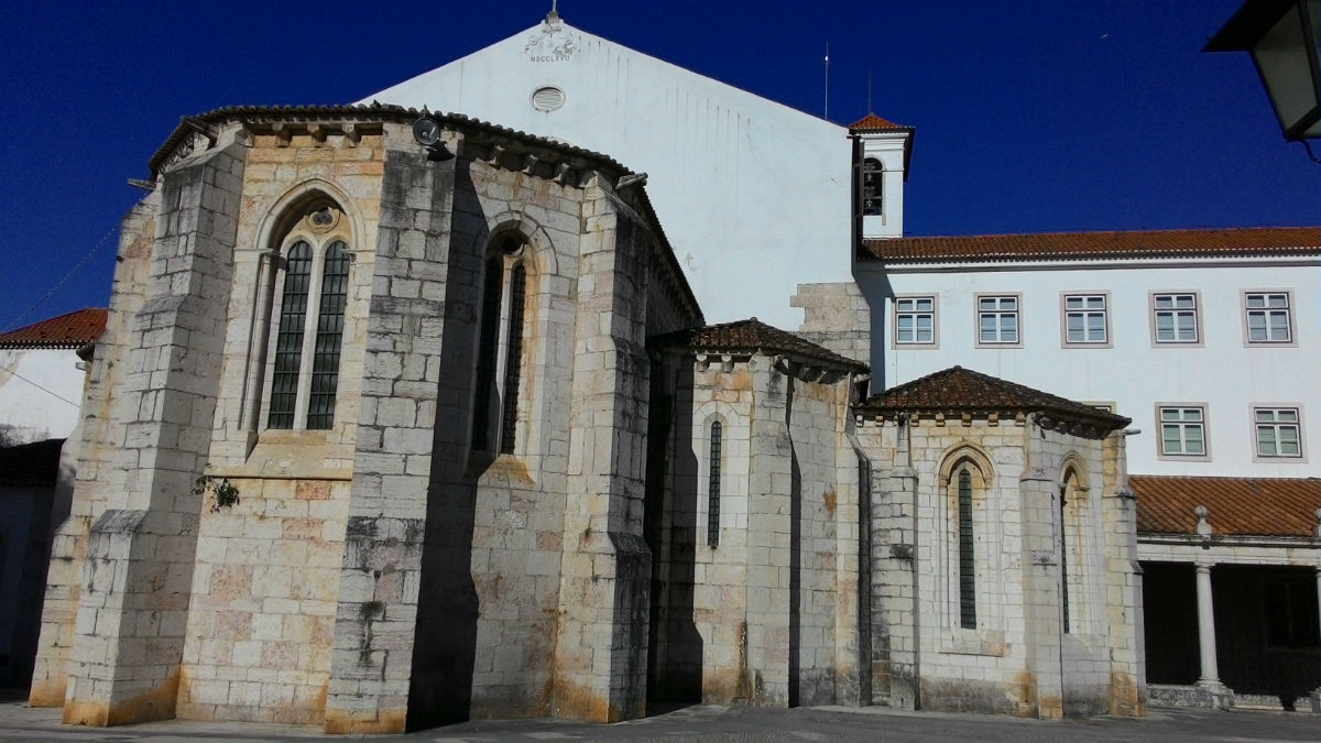 Mosteiro mandado construir por D. Dinis