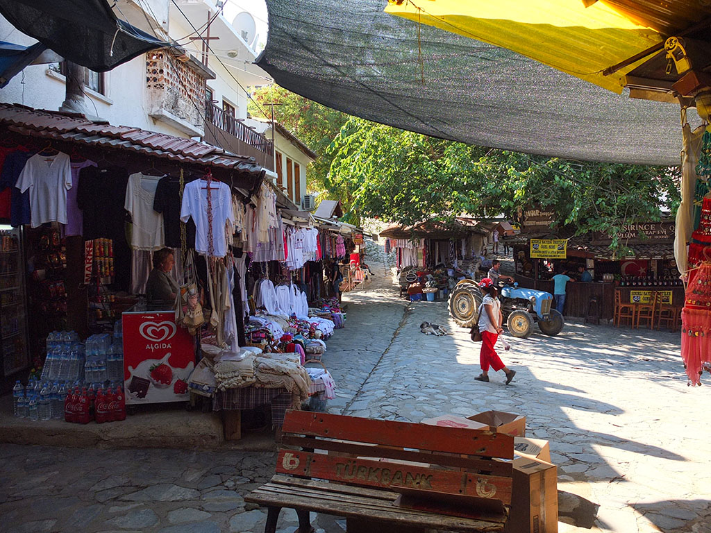 Sirince é uma aldeia turística