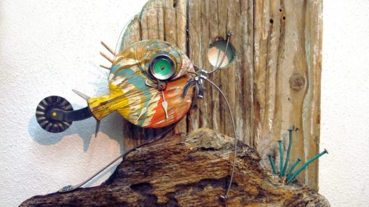 Com apontamentos de mecanismos de relógio